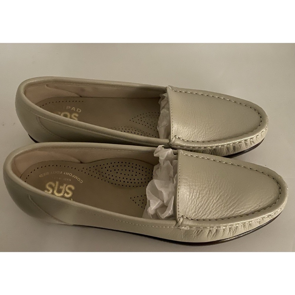 New with Box SAS Simplify Slip-On Loafer Pearl Bone Women's 7.5 S Slim